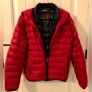 Tommy Hilfiger Men's Ultra Loft Packable Puffer Jacket w/Contrast Bib & Hood!